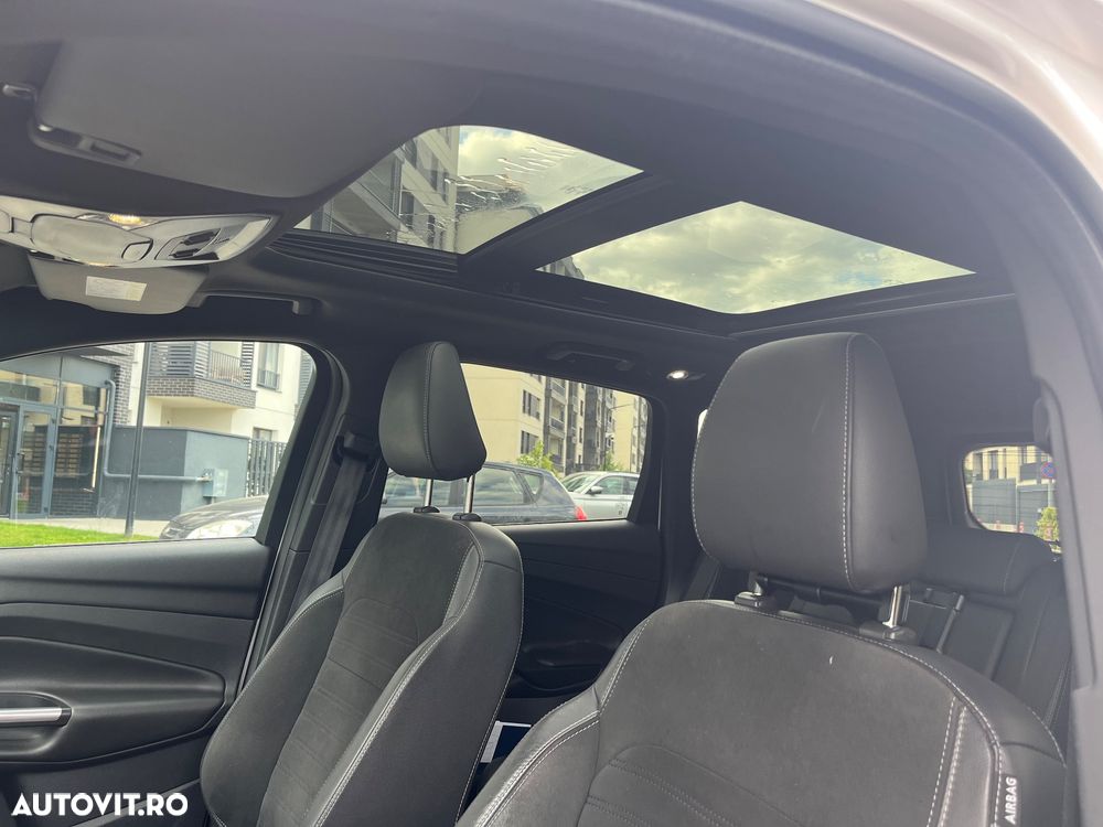 Ford Kuga 2.0 TDCi 4WD Powershift ST-Line - 8