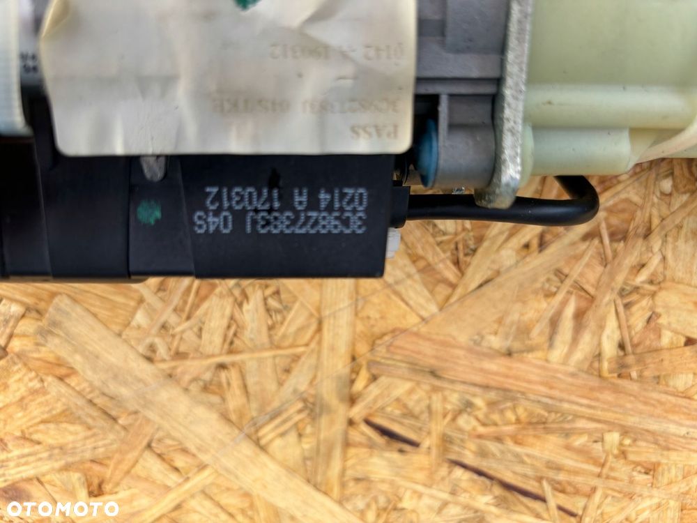 SIŁOWNIK KLAPY ELEKTRYCZNY VW PASSAT B7 10-15 3C9827383J - 3