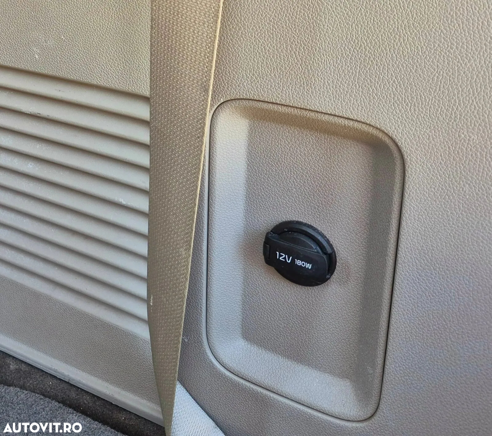 Kia Carnival - 21