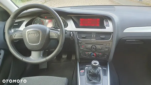 Audi A4 Avant 2.0 TDI DPF Ambiente - 9