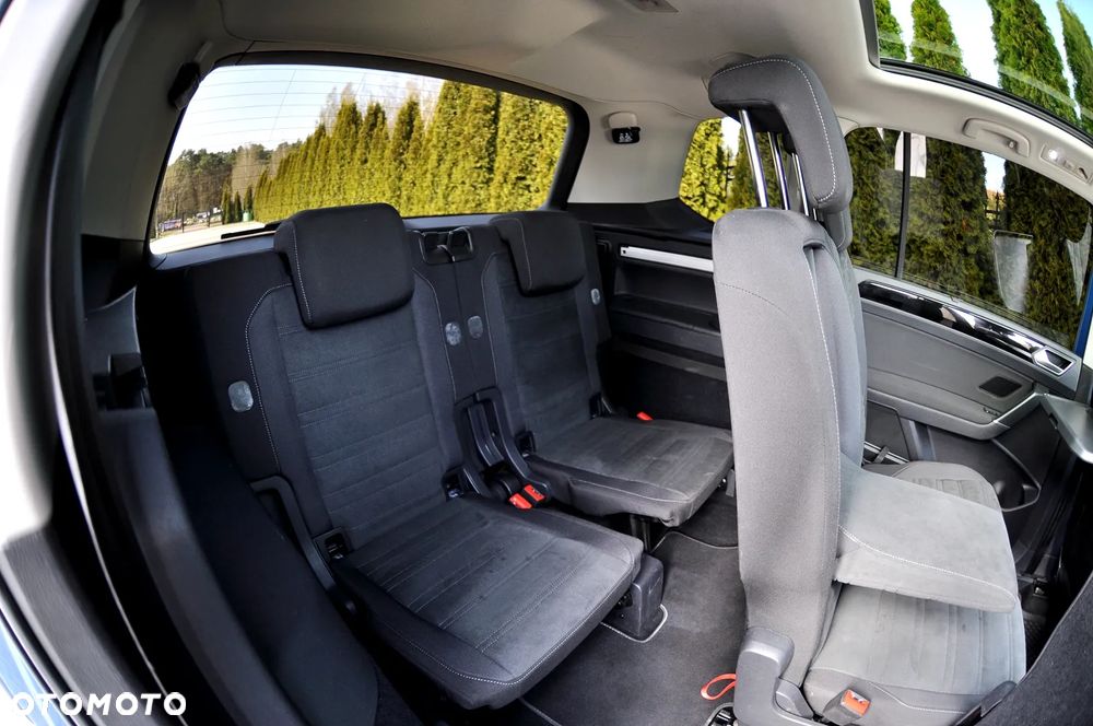 Volkswagen Touran 2.0 TDI SCR DSG Highline - 20