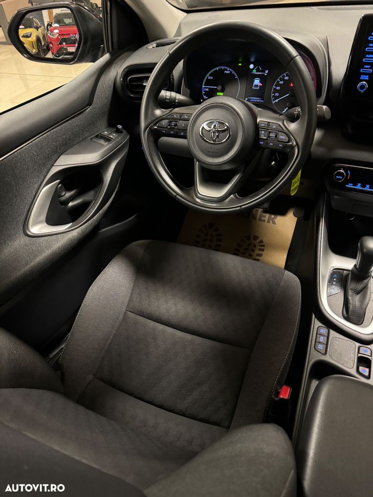 Toyota Yaris Hybrid 130 1.5 VVT-i Premiere Edition - 10