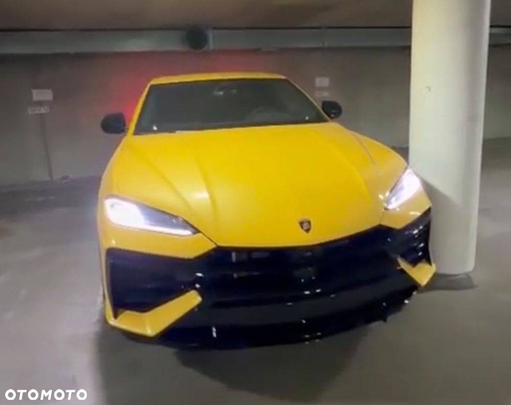 Lamborghini Urus - 1