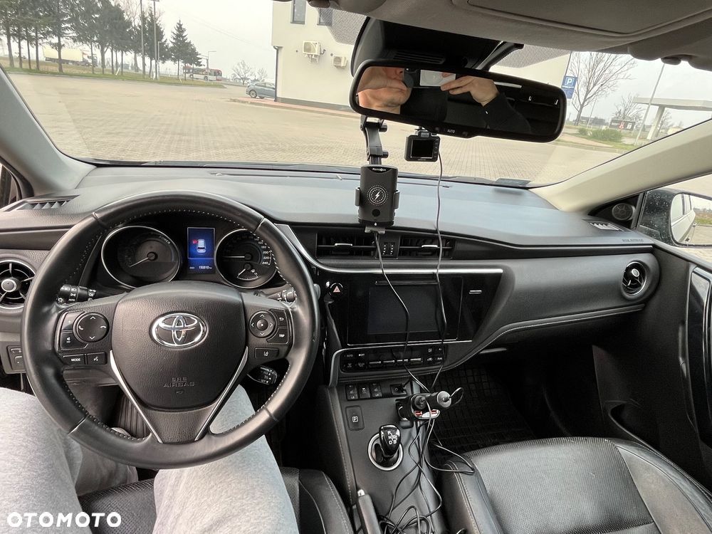 Toyota Auris ver-hybrid-135-prestige - 16