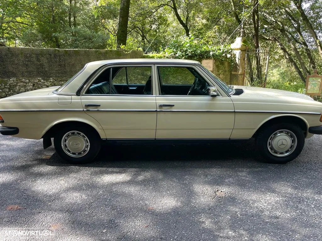 Mercedes-Benz 300 - 7