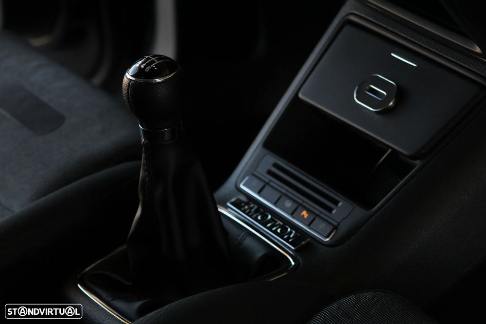 VW Tiguan 2.0 TDI Sport 4Motion - 26