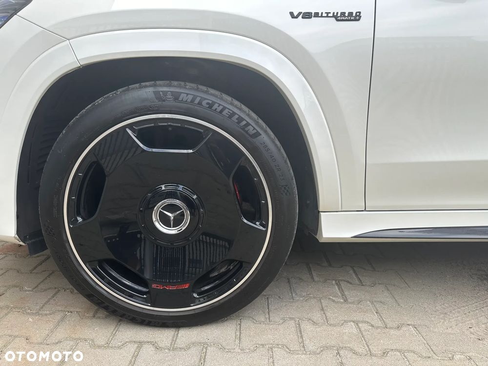 Mercedes-Benz GLS - 23