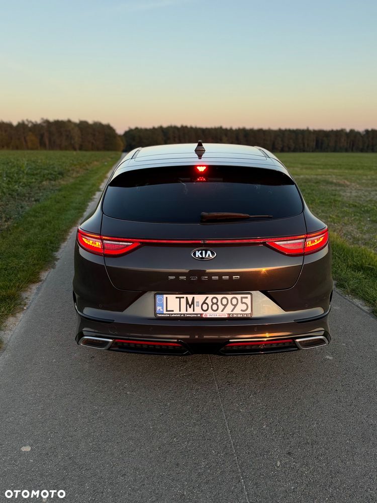 Kia Ceed - 12