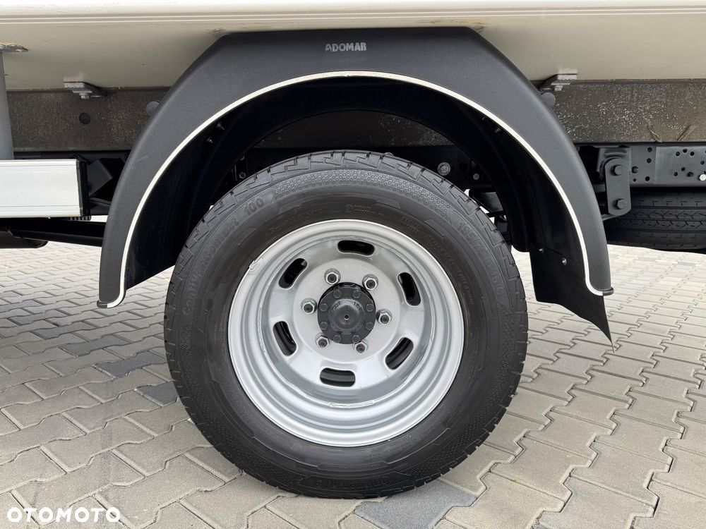 Iveco Daily‼️35/50C18‼️3.0 HI-MATIC Chłodnia/Mroźnia zakres -29C/+20C Grzanie Carrier XARIOS 500 Grube Ściany/Podłoga Przegroda komorowa‼️ na bliźniaku Poduszki Pneumatyczne DMC3500kg Zewnętrzne źródło zasilania 400V - 15