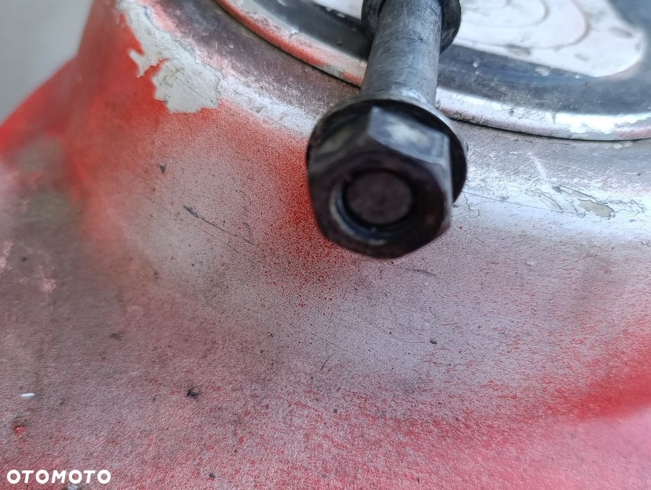 Oś koło przód Aprilia SX 125 Ośka szpilka przedniego koła dystans A4 - 8