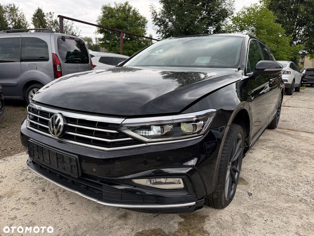Volkswagen Passat Variant 2.0 TDI SCR DSG 4Motion Elegance - 8