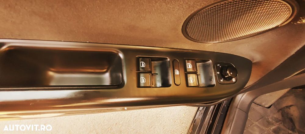 Volkswagen Golf Plus 1.6 TDI DPF Comfortline - 10