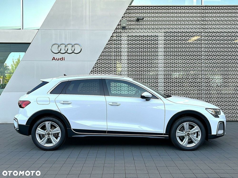 Audi A3 Sportback - 1
