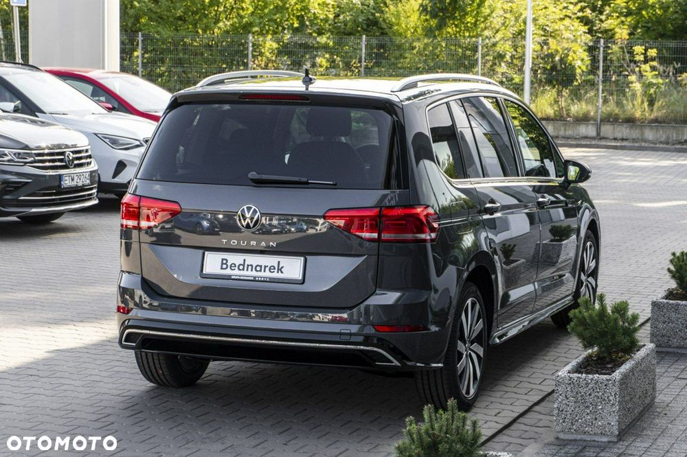 Volkswagen Touran - 10