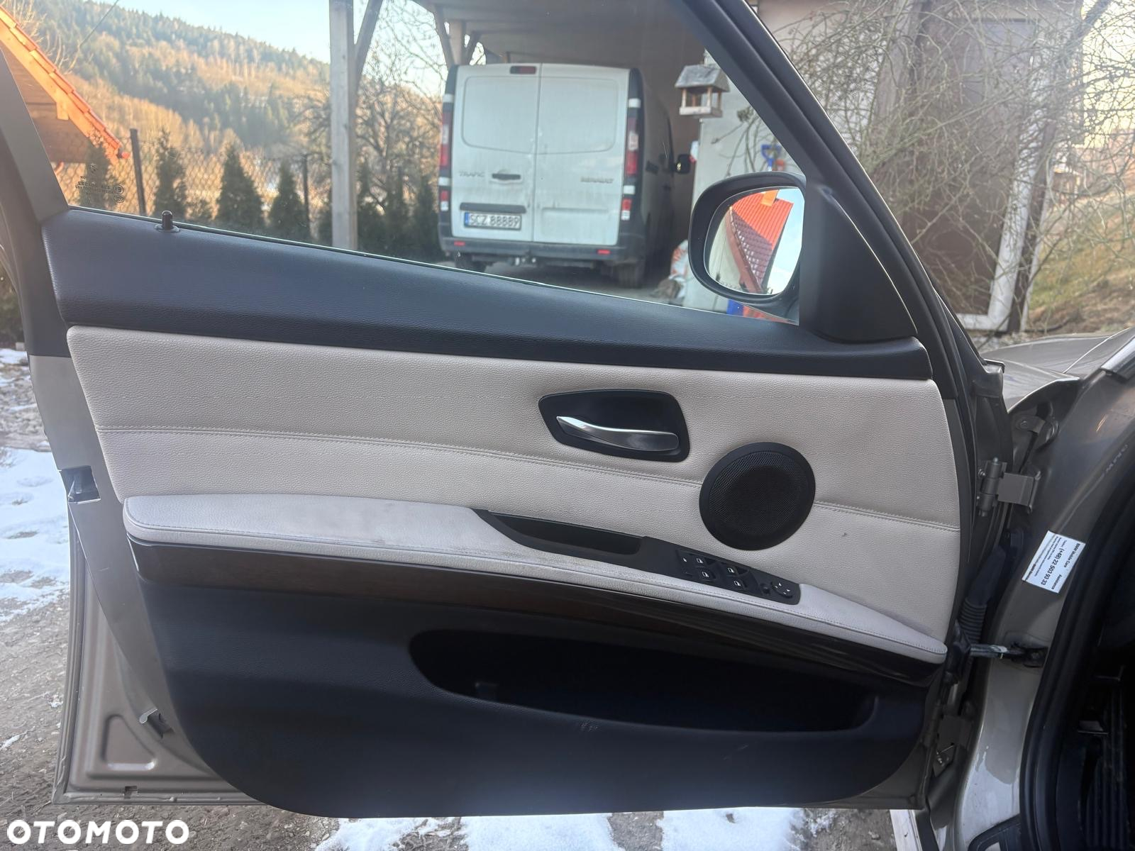 BMW Seria 3 320d xDrive - 10