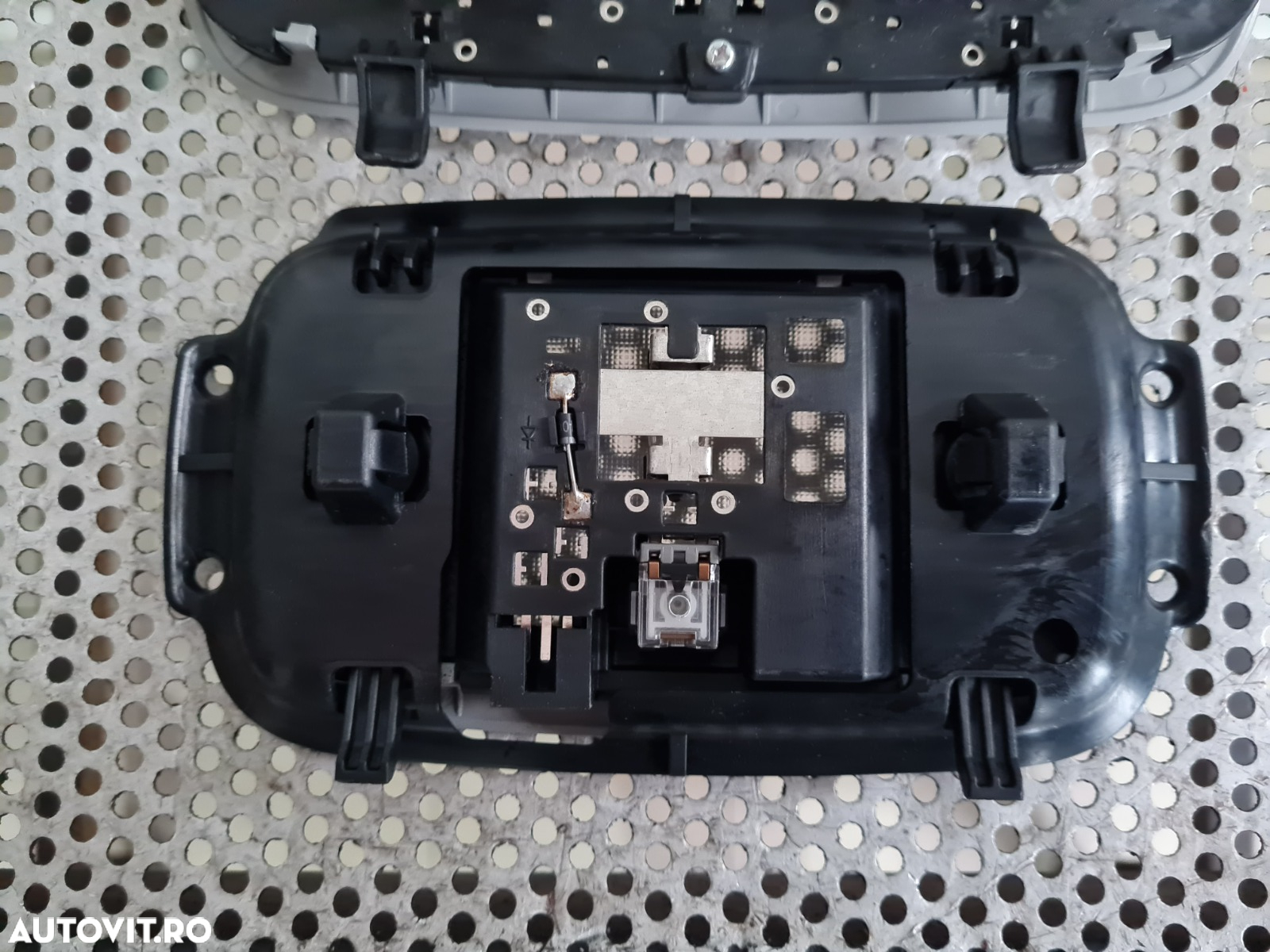 Plafoniera Fata Spate Suport Ochelari Hyundai IX35 An 2009-2010-2011-2012-2013-2014-2015 Dezmembrez - 6