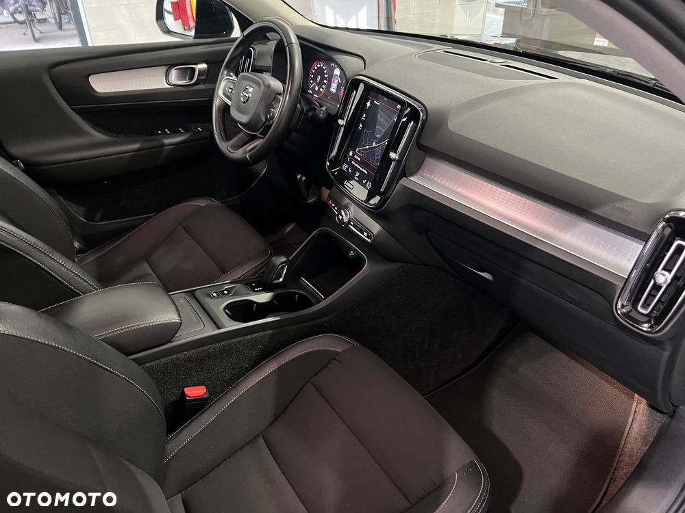Volvo XC 40 D3 R-Design - 30