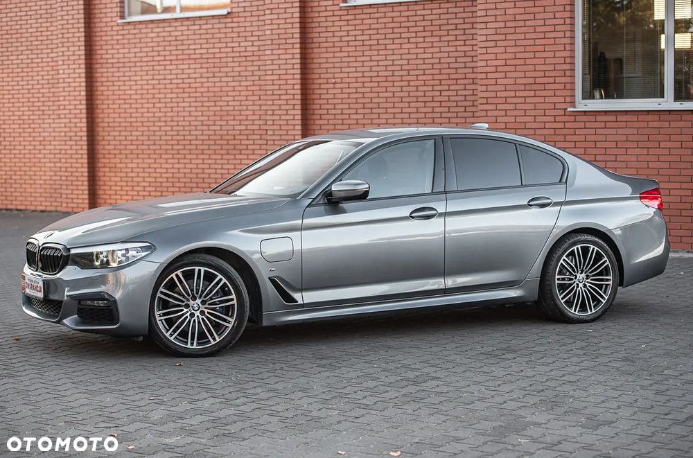 BMW Seria 5 530e iPerformance xDrive M Sport sport - 35