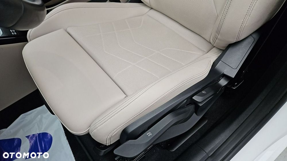 BMW X1 xDrive23i mHEV M Sport - 13