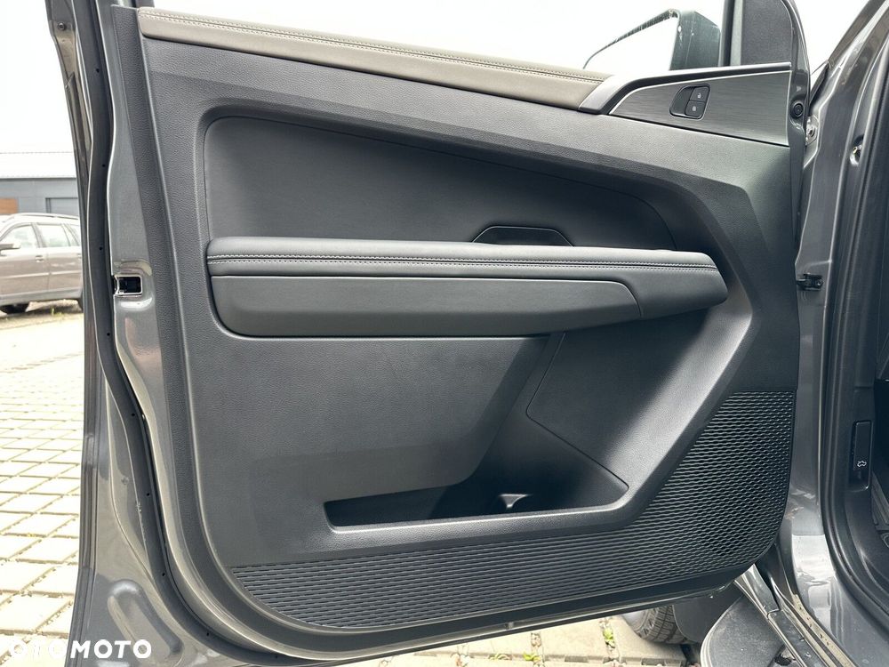 Volkswagen Amarok - 11
