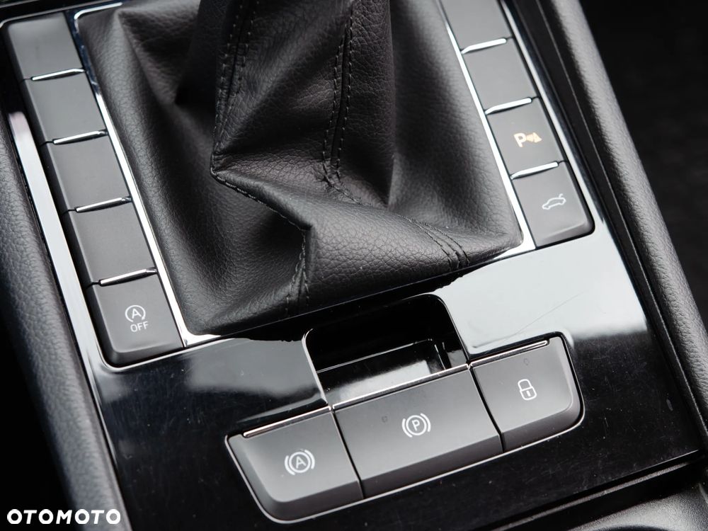 Skoda Superb 2.0 TDI Ambition - 34