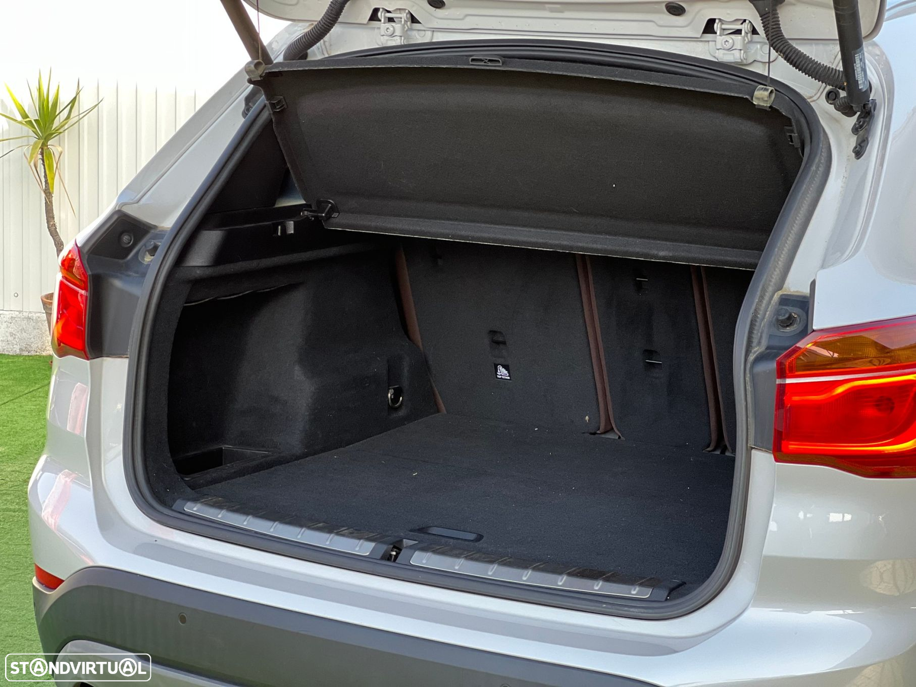 BMW X1 16 d sDrive Line xLine - 19