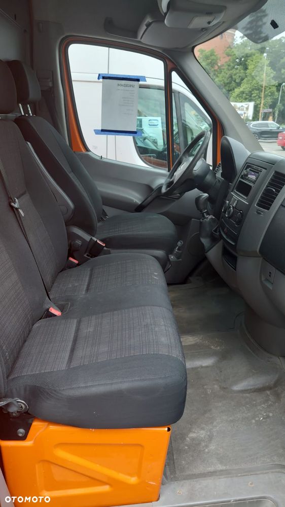 Mercedes-Benz Sprinter - 10
