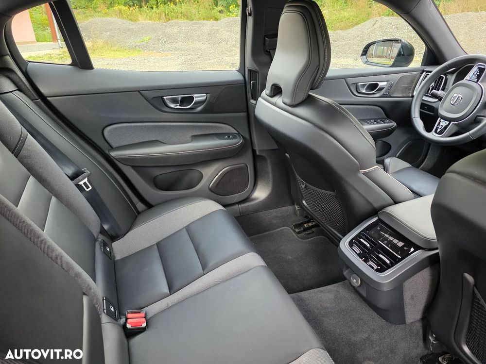 Volvo S60 B5 B AWD Ultimate Dark - 7