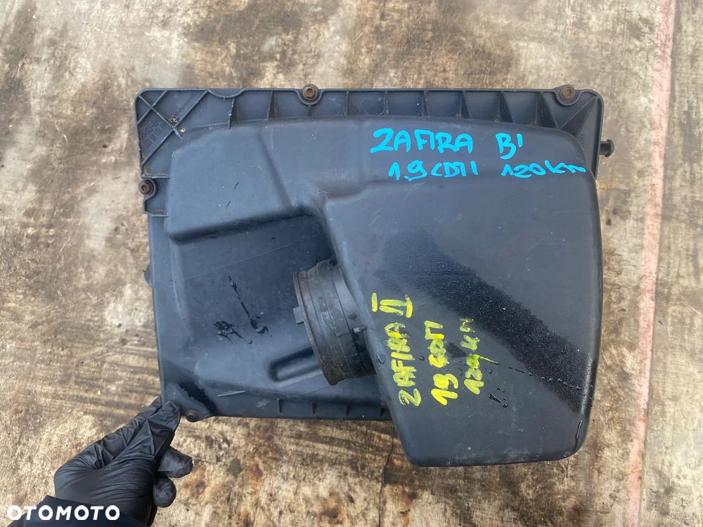 Obudowa filtra powietrza 55557127 Opel Zafira B Astra H 1.9 CDTI OE - 1