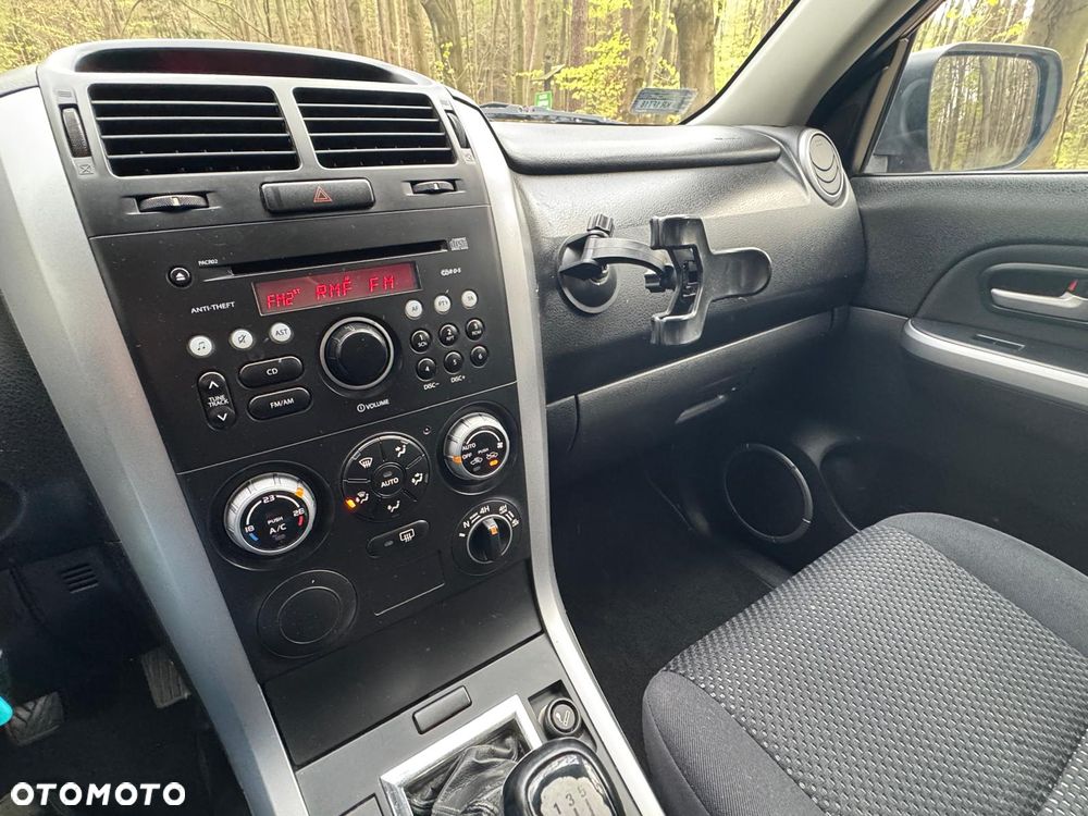 Suzuki Grand Vitara - 24