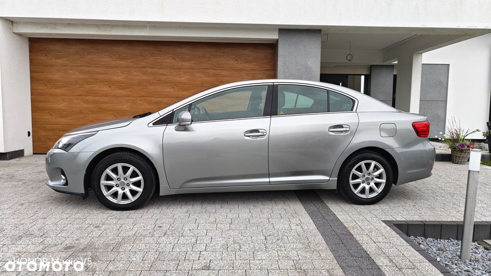 Toyota Avensis 1.8 Comfort - 38