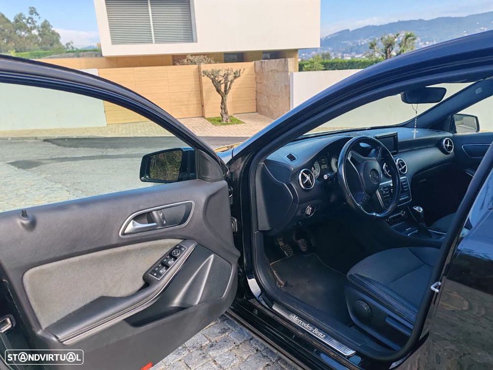 Mercedes-Benz A 180 d AMG Line - 5