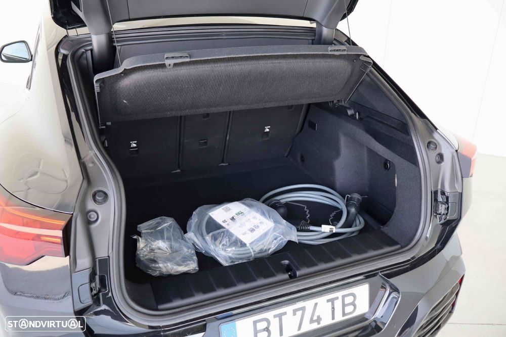 BMW iX2 eDrive20 Pack Desportivo M - 15