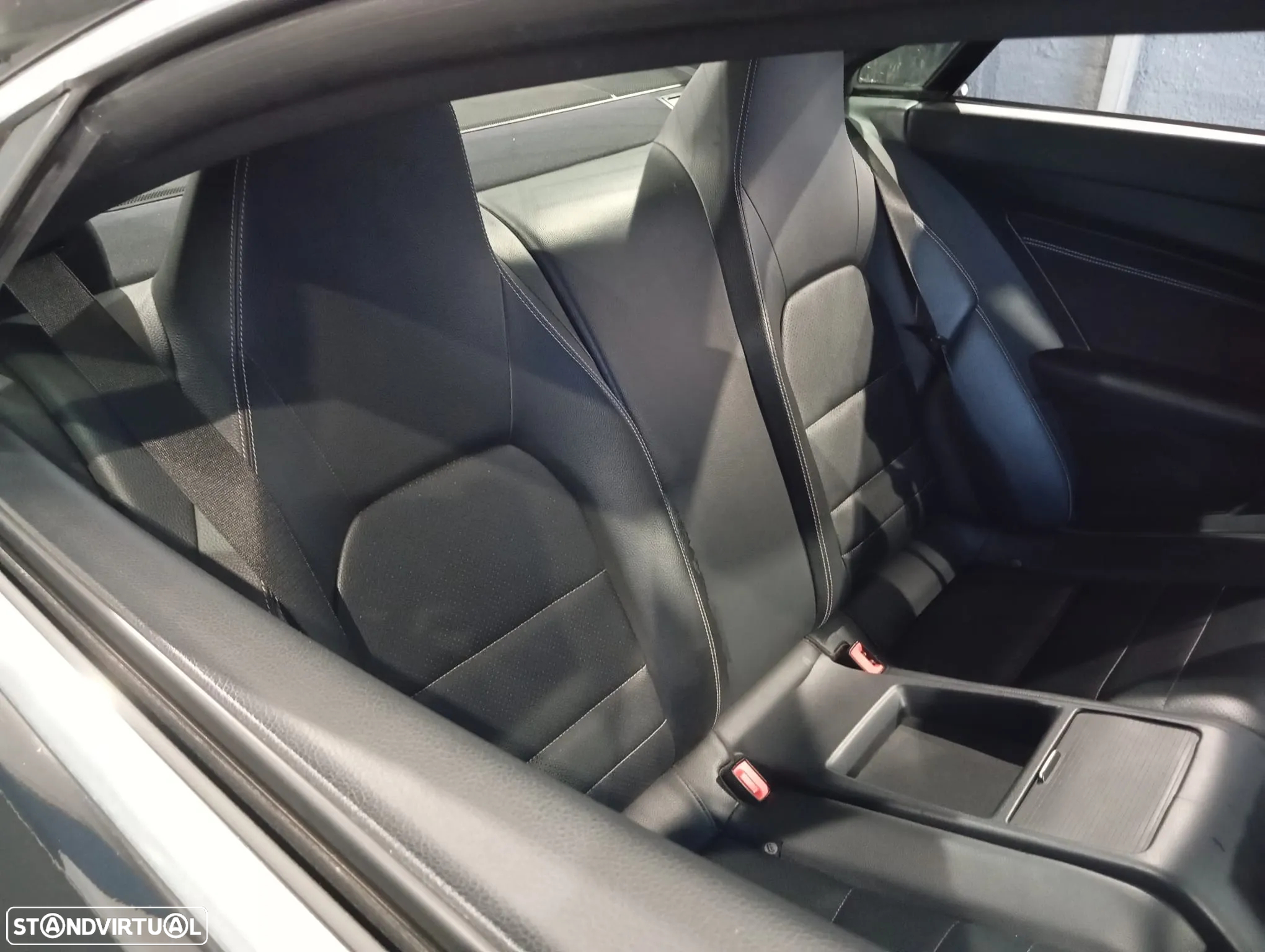 Mercedes-Benz E 220 CDI Coupe 7G-TRONIC - 35