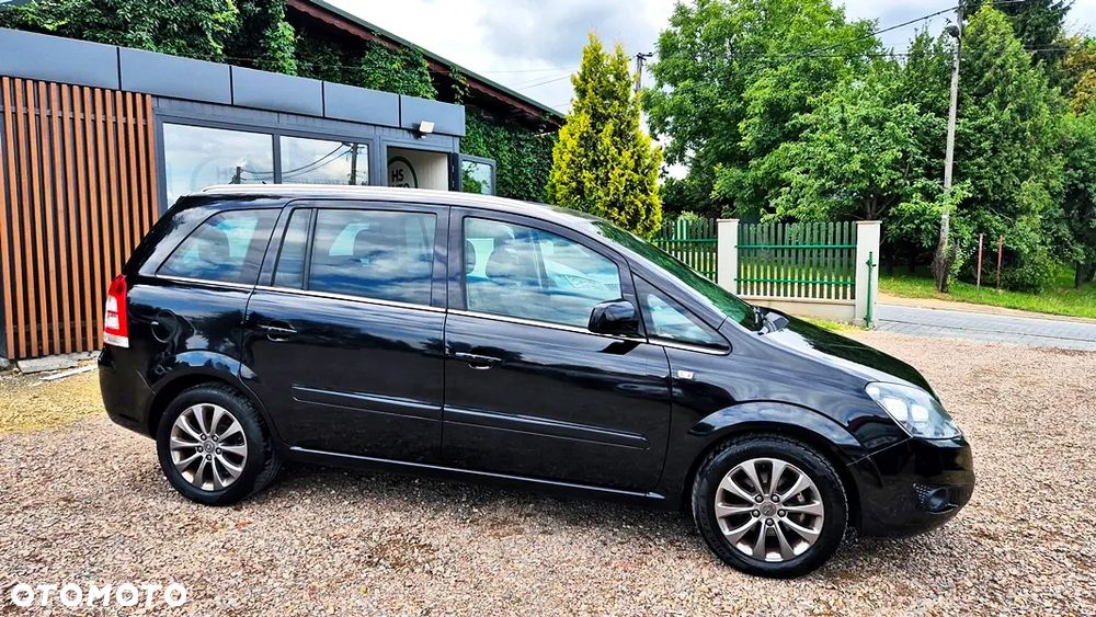 Opel Zafira 1.8 Cosmo EU5 - 9