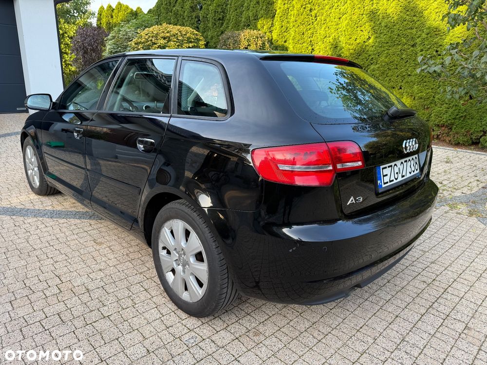 Audi A3 2.0 TDI DPF Attraction S tronic - 4