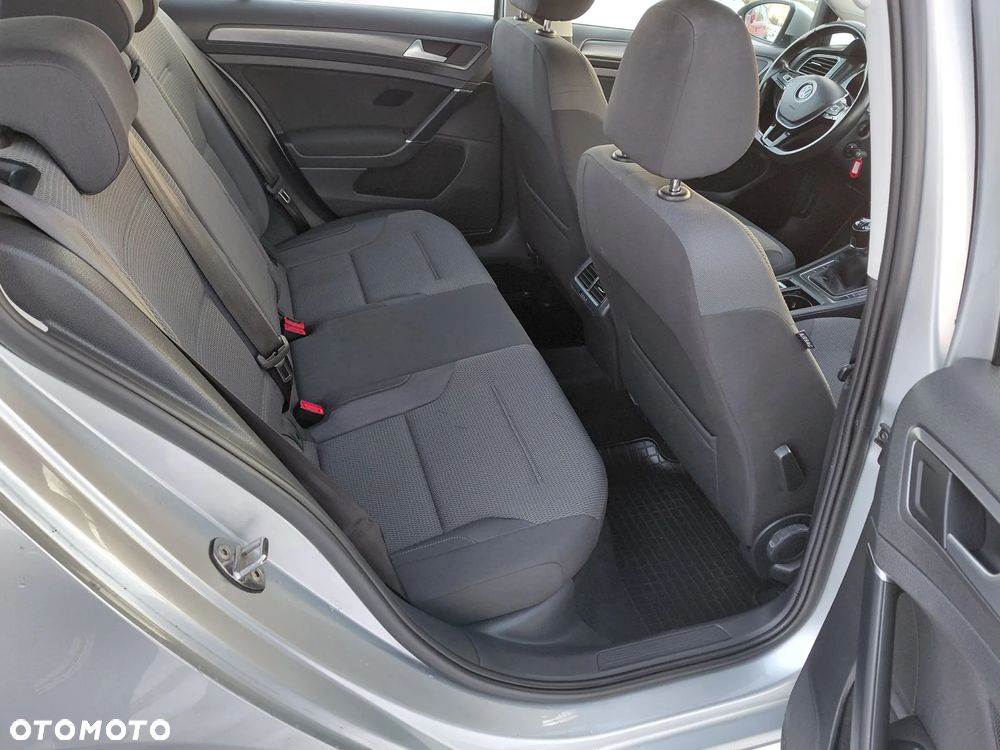Volkswagen Golf 1.0 TSI BMT Comfortline - 8