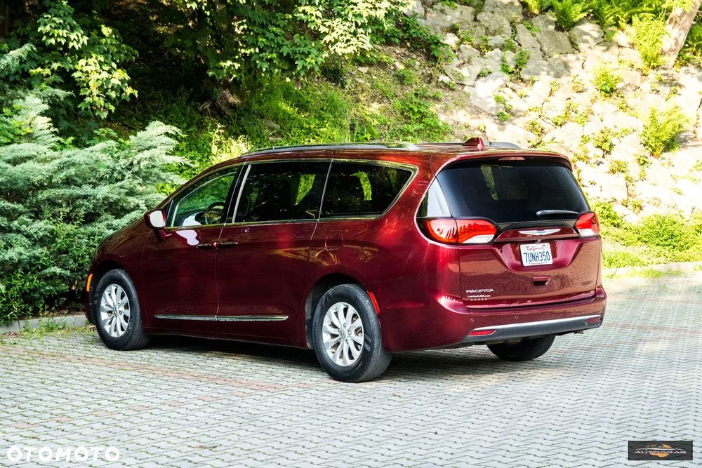 Chrysler Pacifica - 7