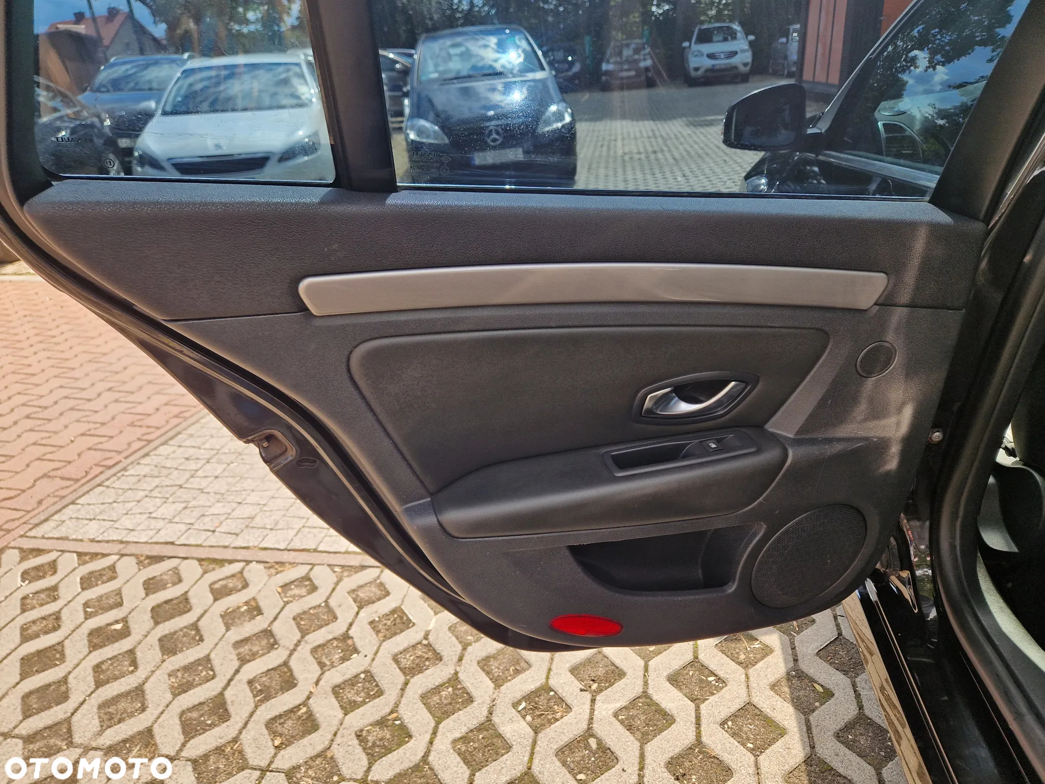 Renault Laguna Grandtour dCi 150 FAP Start-Stop GT - 28