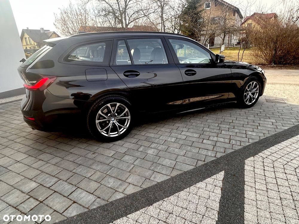 BMW Seria 3 320i Sport Line - 7