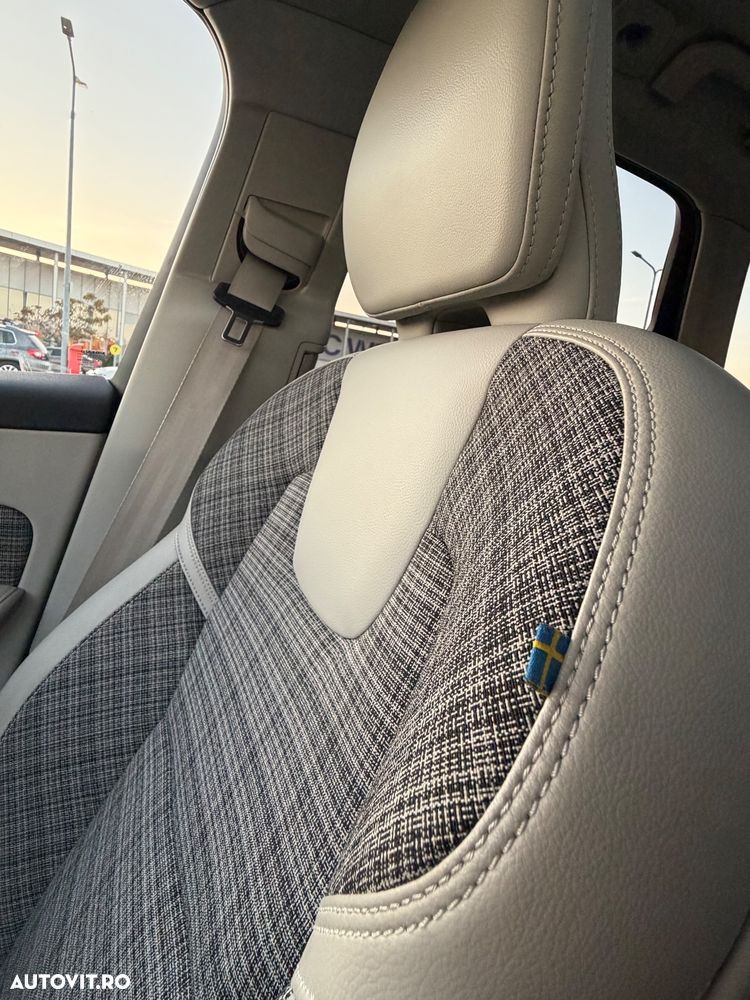 Volvo XC 60 D4 Momentum Pro - 23