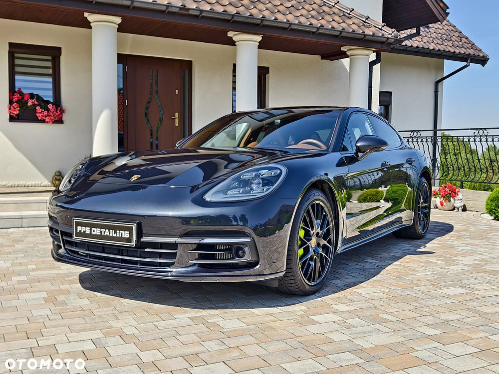 Porsche Panamera 4 E-Hybrid Platinum Edition - 2