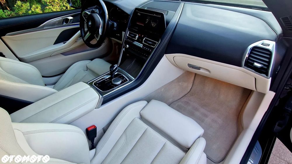 BMW Seria 8 - 25