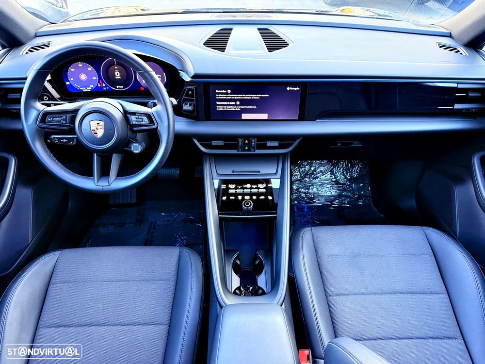 Porsche Macan Electric 4 - 10