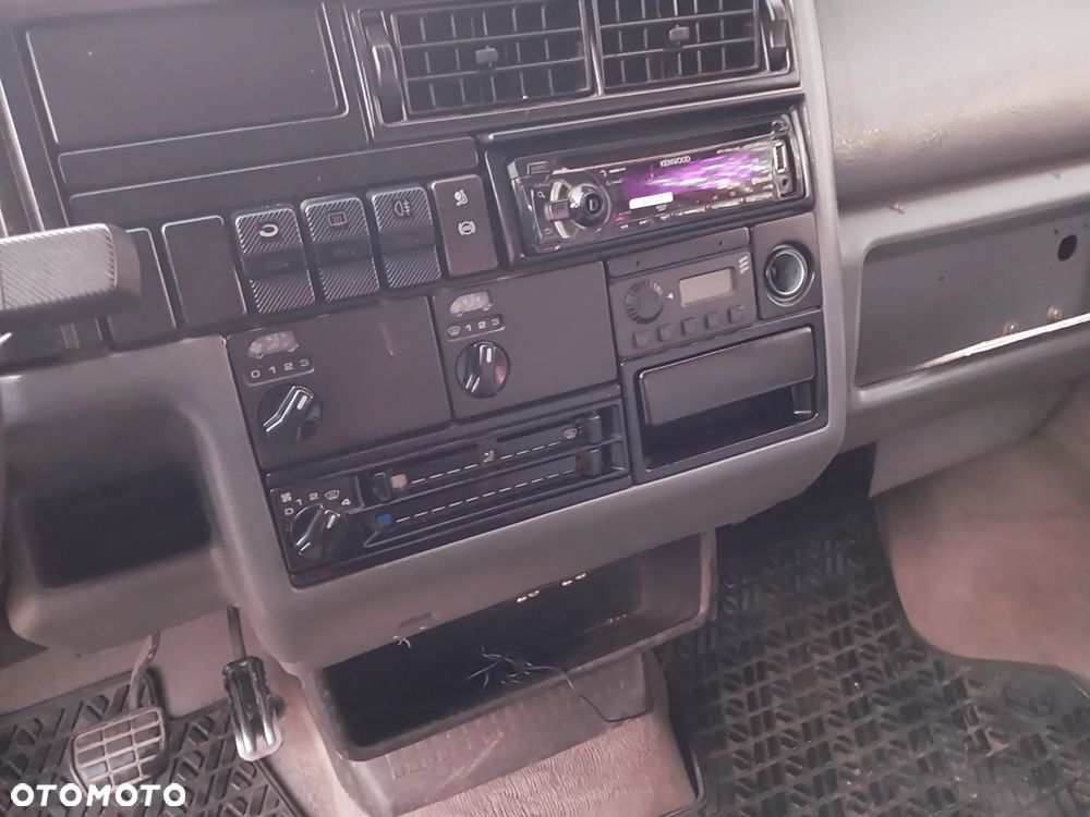Volkswagen Multivan - 13
