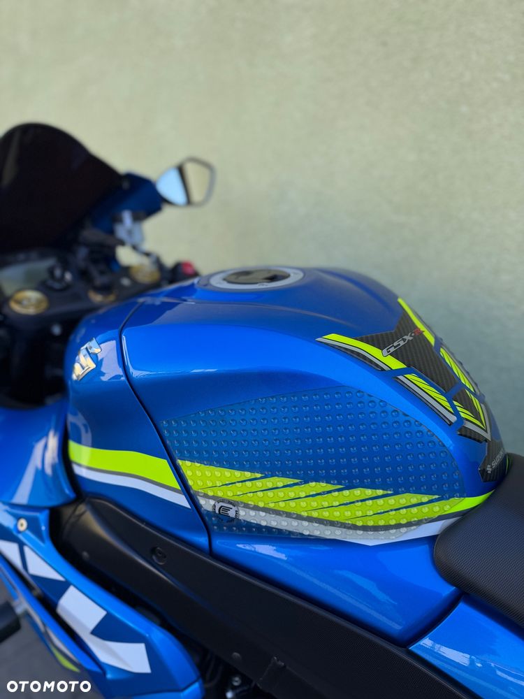 Suzuki GSX-R - 35