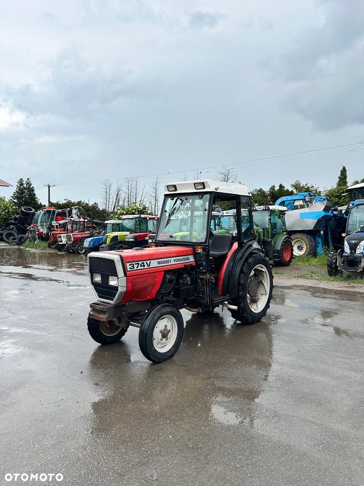 Massey Ferguson 374V - 2