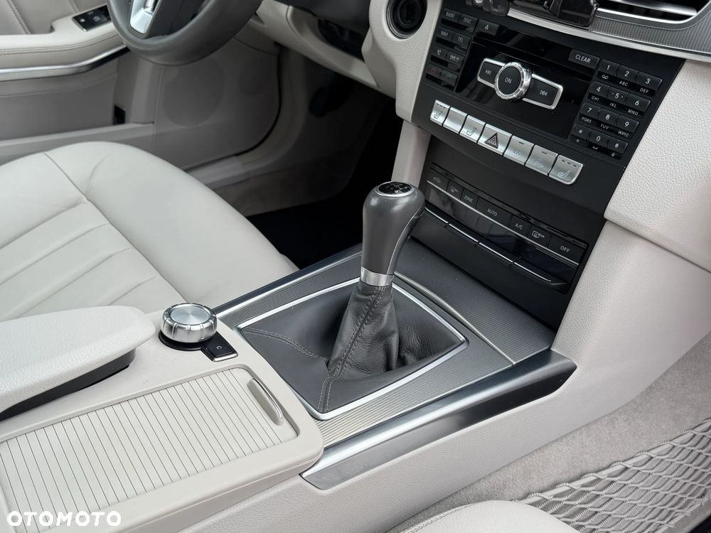Mercedes-Benz Klasa E 200 Avantgarde - 26