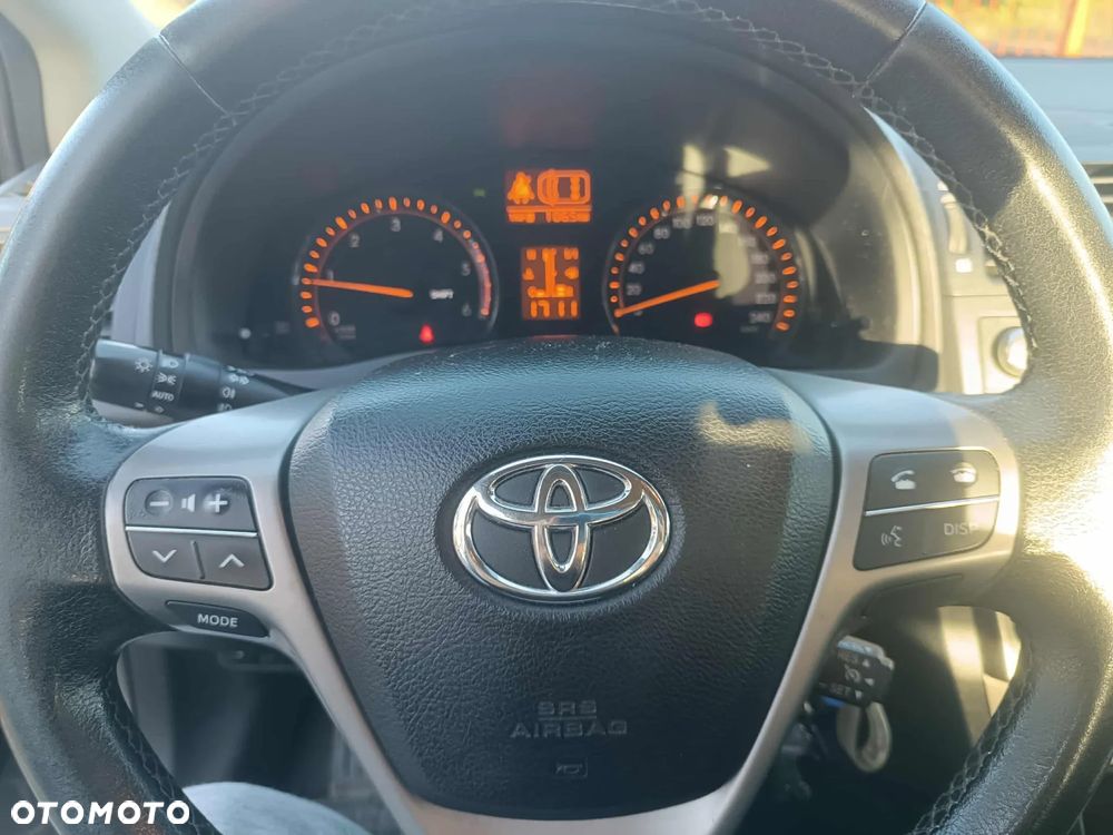 Toyota Avensis 2.0 D-4D Sol - 4