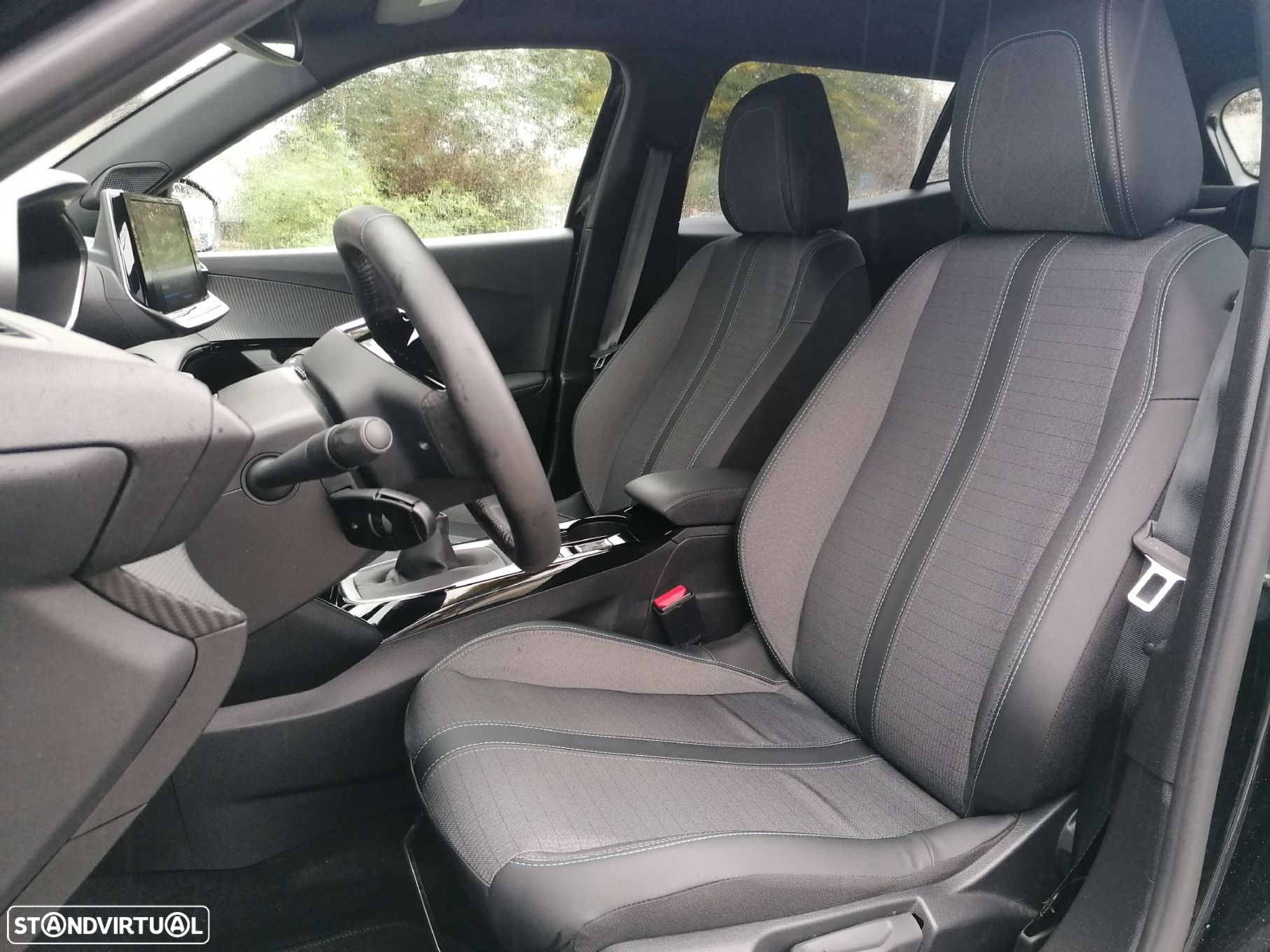 Peugeot 2008 1.2 PureTech Allure Pack - 23